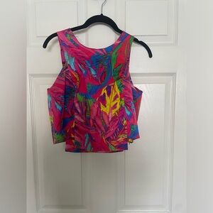 Tropical multilevel crop top
